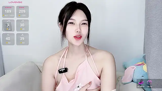 Snapshot of T-TeaR chatting on December 3, 12:55 am T-TeaR online show from December 3, 12:55 am