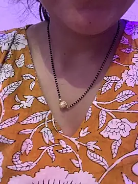 bindiyarani01 online show from October 6, 5:52 am