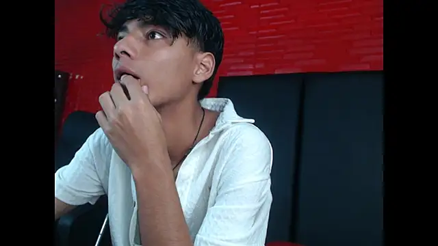 Snapshot of tyler_wolf1_ chatting on October 9, 11:22 am tyler wolf1 online show from October 9, 11:22 am