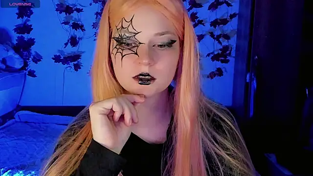 Snapshot of HoneyDazzle chatting on October 19, 6:21 pm HoneyDazzle online show from October 19, 6:21 pm