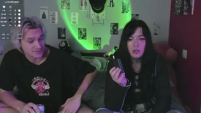 Snapshot of g4tito chatting on November 4, 6:39 am g4tito online show from November 4, 6:39 am