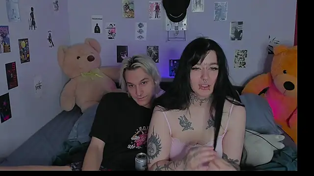 Snapshot of g4tito chatting on November 9, 7:01 am g4tito online show from November 9, 7:01 am