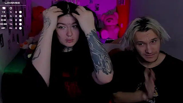 Snapshot of g4tito chatting on November 28, 5:18 am g4tito online show from November 28, 5:18 am