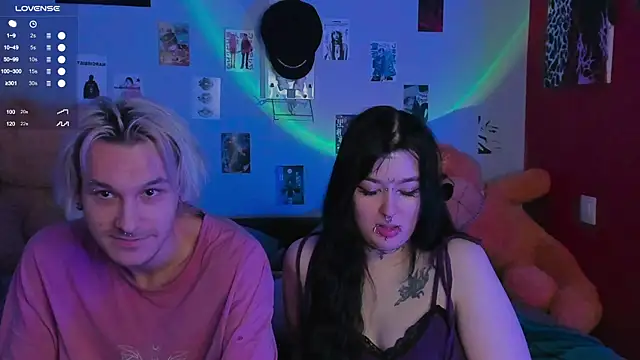 Snapshot of g4tito chatting on November 7, 7:02 am g4tito online show from November 7, 7:02 am