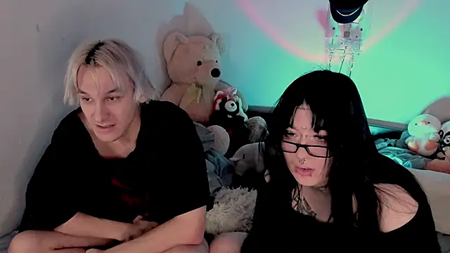 Snapshot of g4tito chatting on October 21, 5:18 am g4tito online show from October 21, 5:18 am