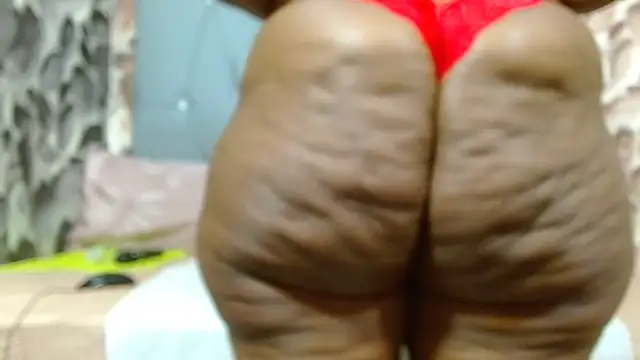 Snapshot of Bigboobsbooty chatting on February 22, 1:41 am Bigboobsbooty online show from February 22, 1:41 am