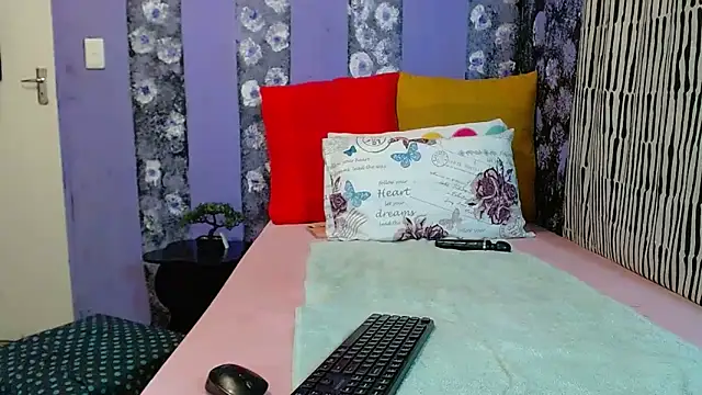 Bigboobsbooty online show from April 9, 5:41 pm