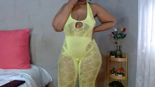 Snapshot of Bigboobsbooty chatting on July 17, 12:24 pm Bigboobsbooty online show from July 17, 12:24 pm