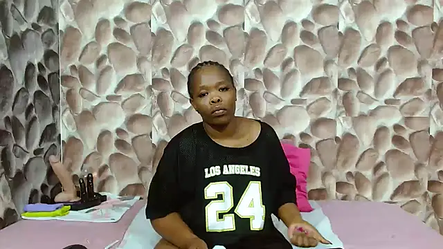 Bigboobsbooty online show from November 17, 4:44 pm