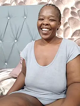 Snapshot of Bigboobsbooty chatting on February 28, 2:06 pm Bigboobsbooty online show from February 28, 2:06 pm