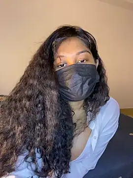 Monica  Bellucci   online show from December 21, 2:41 pm