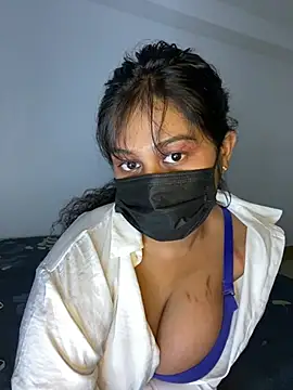 Monica  Bellucci   online show from January 10, 2:12 pm