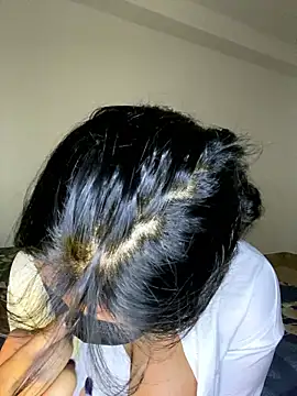 Monica  Bellucci   online show from January 17, 4:10 pm