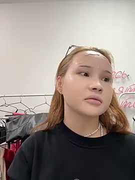 Snapshot of Roxy_Riper chatting on October 6, 3:46 pm Roxy Riper online show from October 6, 3:46 pm