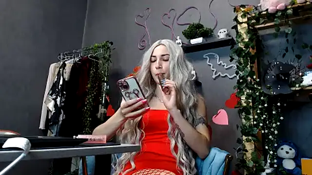 Snapshot of Walleriana chatting on October 7, 4:30 pm Walleriana online show from October 7, 4:30 pm