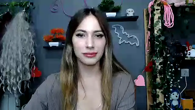 Snapshot of Walleriana chatting on October 16, 9:45 pm Walleriana online show from October 16, 9:45 pm