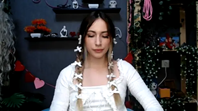 Walleriana online show from October 25, 3:45 pm