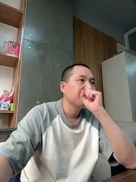 yichengm online show from October 7, 3:18 am