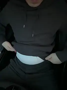 yichengm online show from October 25, 10:25 am