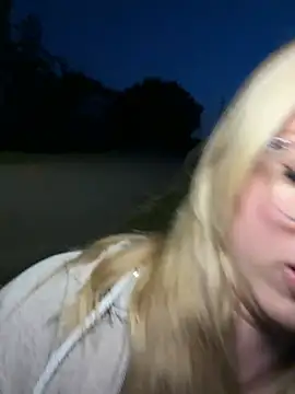 Snapshot of LinaLeana chatting on July 3, 8:37 pm LinaLeana online show from July 3, 8:37 pm