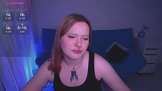 Snapshot of AuroraMour chatting on October 18, 1:02 pm AuroraMour online show from October 18, 1:02 pm