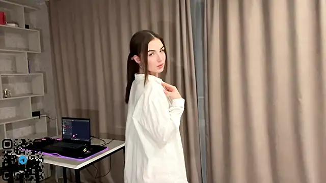 RinaModel online show from October 18, 6:10 pm