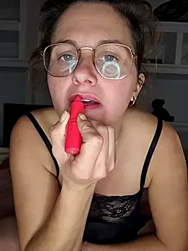 xcrazzycat online show from February 14, 10:21 pm