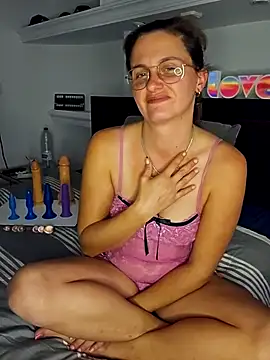 xcrazzycat online show from December 22, 10:21 pm