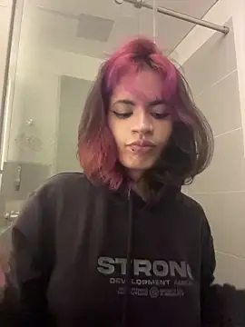 Snapshot of sukulaurens chatting on December 5, 4:00 am sukulaurens online show from December 5, 4:00 am