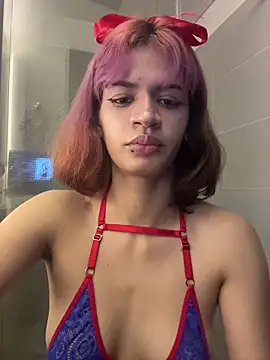 Snapshot of sukulaurens chatting on December 1, 4:13 am sukulaurens online show from December 1, 4:13 am