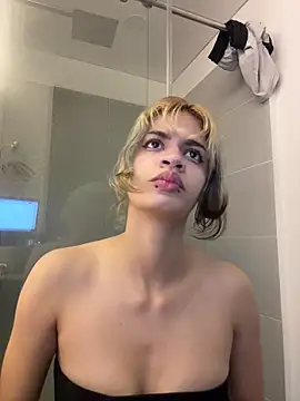 Snapshot of sukulaurens chatting on November 25, 2:56 am sukulaurens online show from November 25, 2:56 am