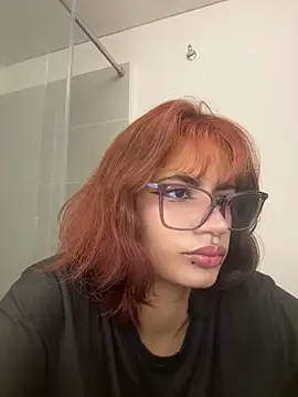 Snapshot of sukulaurens chatting on October 28, 1:17 am sukulaurens online show from October 28, 1:17 am