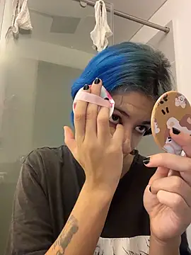 sukulaurens online show from April 18, 1:46 pm