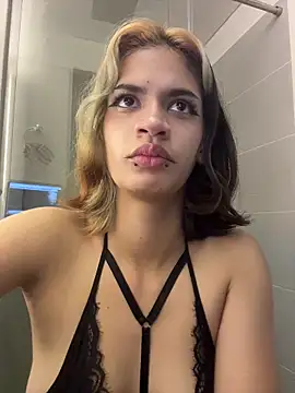 Snapshot of sukulaurens chatting on November 20, 6:47 am sukulaurens online show from November 20, 6:47 am