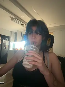 sukulaurens online show from May 10, 4:49 am