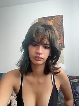 sukulaurens online show from June 18, 6:02 pm