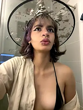 Snapshot of sukulaurens chatting on October 20, 4:58 am sukulaurens online show from October 20, 4:58 am