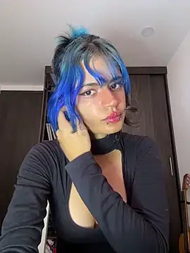 sukulaurens online show from April 4, 5:52 pm