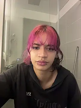 Snapshot of sukulaurens chatting on November 27, 10:43 pm sukulaurens online show from November 27, 10:43 pm