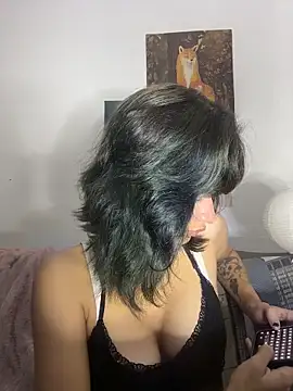 sukulaurens online show from June 20, 1:32 am