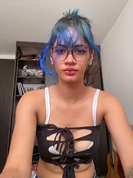 sukulaurens online show from April 2, 3:51 pm