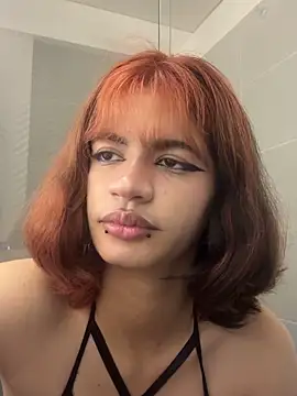 Snapshot of sukulaurens chatting on October 27, 3:51 am sukulaurens online show from October 27, 3:51 am