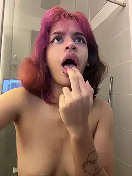 Snapshot of sukulaurens chatting on November 27, 4:35 am sukulaurens online show from November 27, 4:35 am