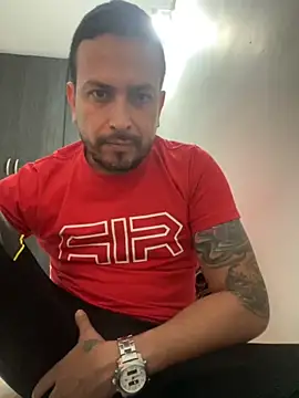 Snapshot of JX7NOVA chatting on October 14, 6:14 am JX7NOVA online show from October 14, 6:14 am