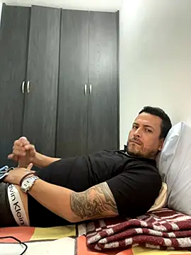 Snapshot of JX7NOVA chatting on October 31, 10:01 am JX7NOVA online show from October 31, 10:01 am