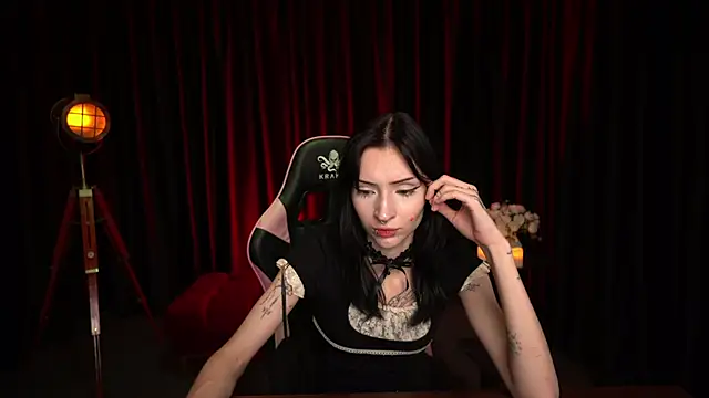 Trix Void online show from October 10, 7:42 am