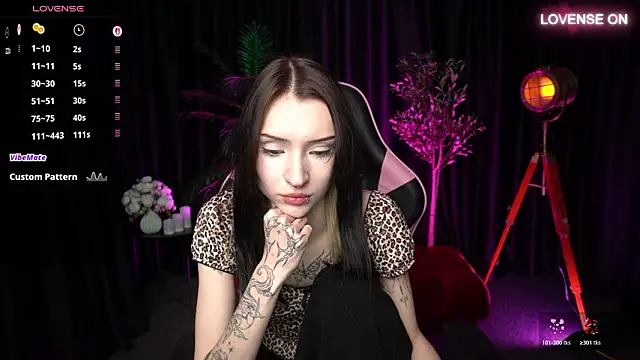 Trix Void online show from February 12, 10:59 am