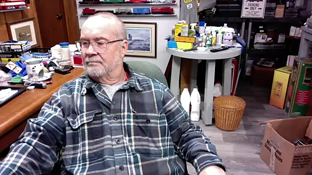 Jcaspen online show from February 6, 2:02 pm