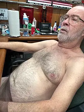 Jcaspen online show from April 13, 1:26 pm