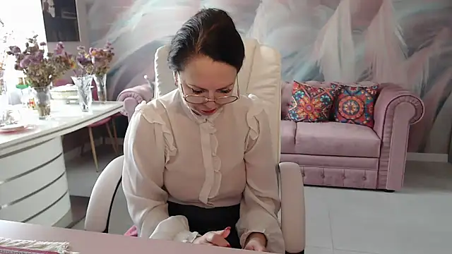 Snapshot of Arisa5000 chatting on November 24, 7:19 am Arisa5000 online show from November 24, 7:19 am